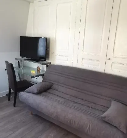 Studio De Charme Aux Pieds Du Chateau De